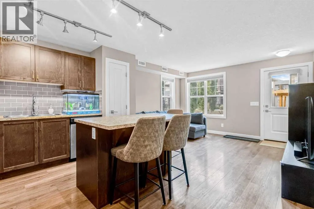 156 Evanscrest Gardens NW
