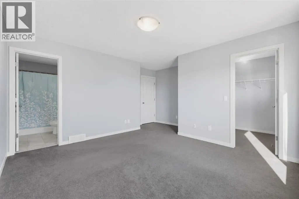 7 Copperpond Landing SE