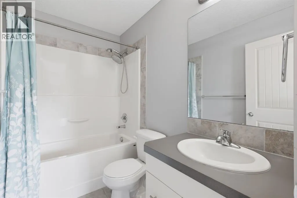 7 Copperpond Landing SE