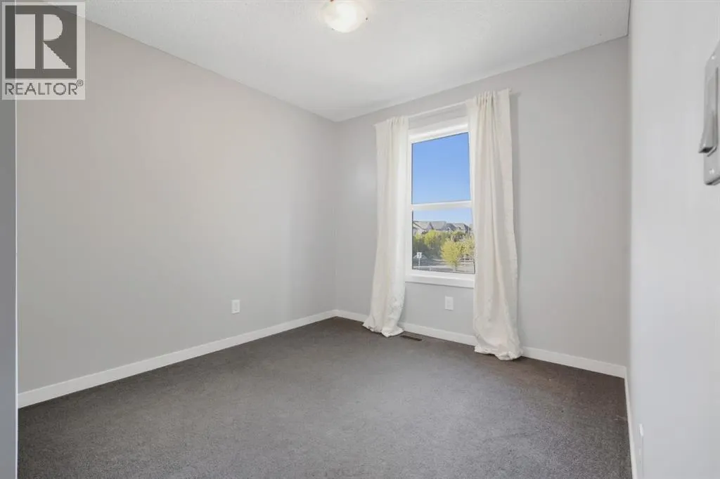 7 Copperpond Landing SE