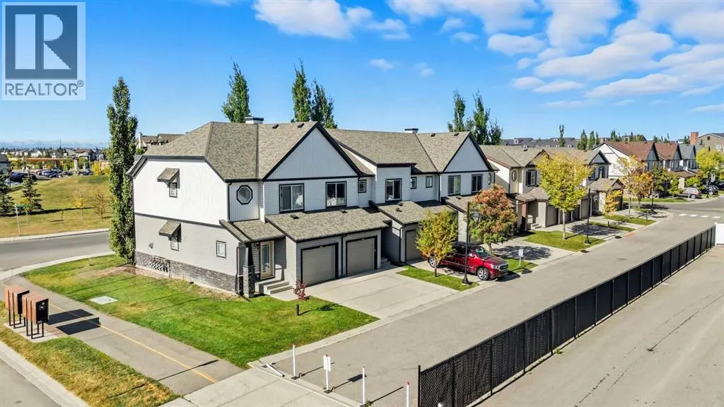 7 Copperpond Landing SE
