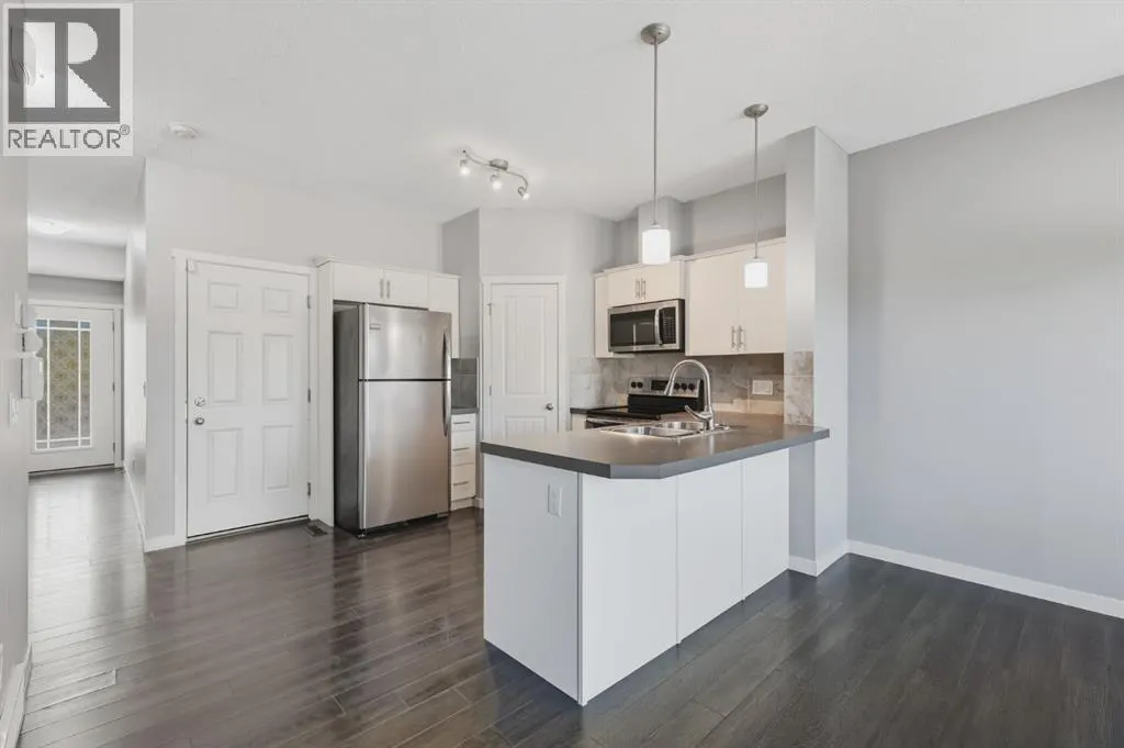 7 Copperpond Landing SE