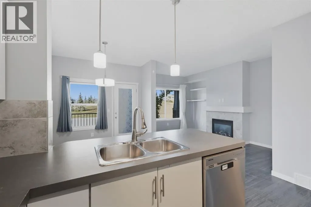 7 Copperpond Landing SE