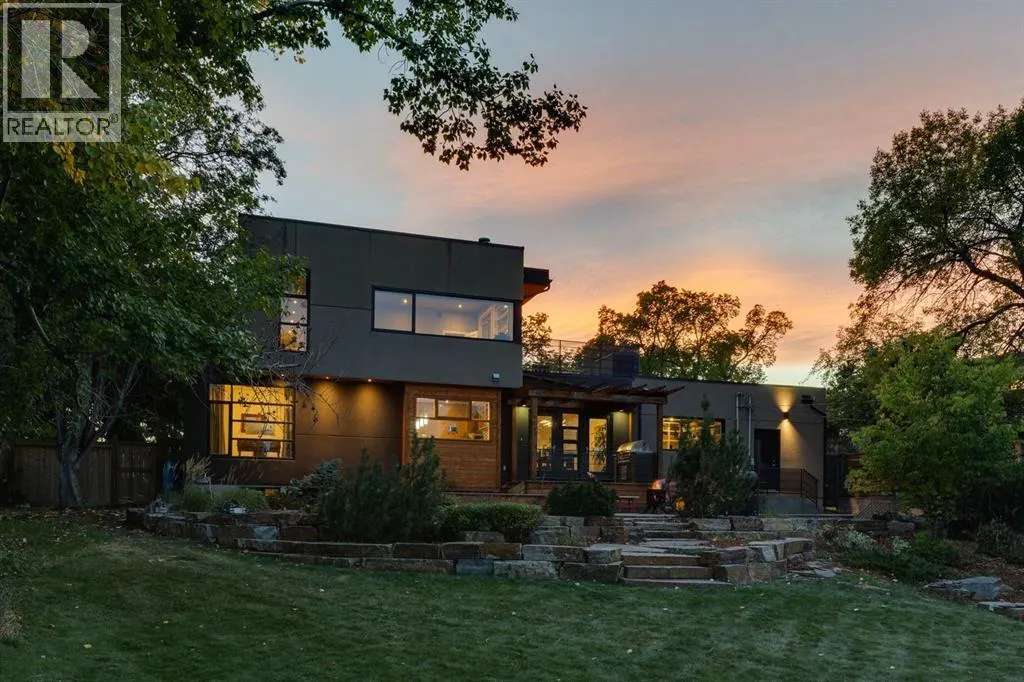 4 Spruce Bank Crescent SW