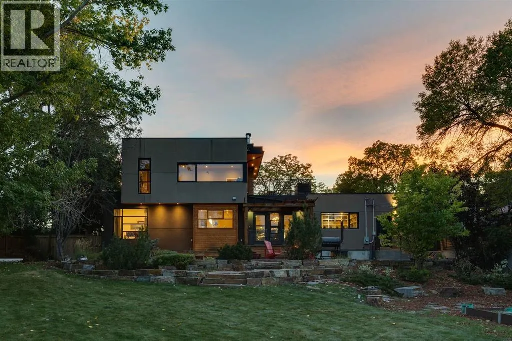 4 Spruce Bank Crescent SW