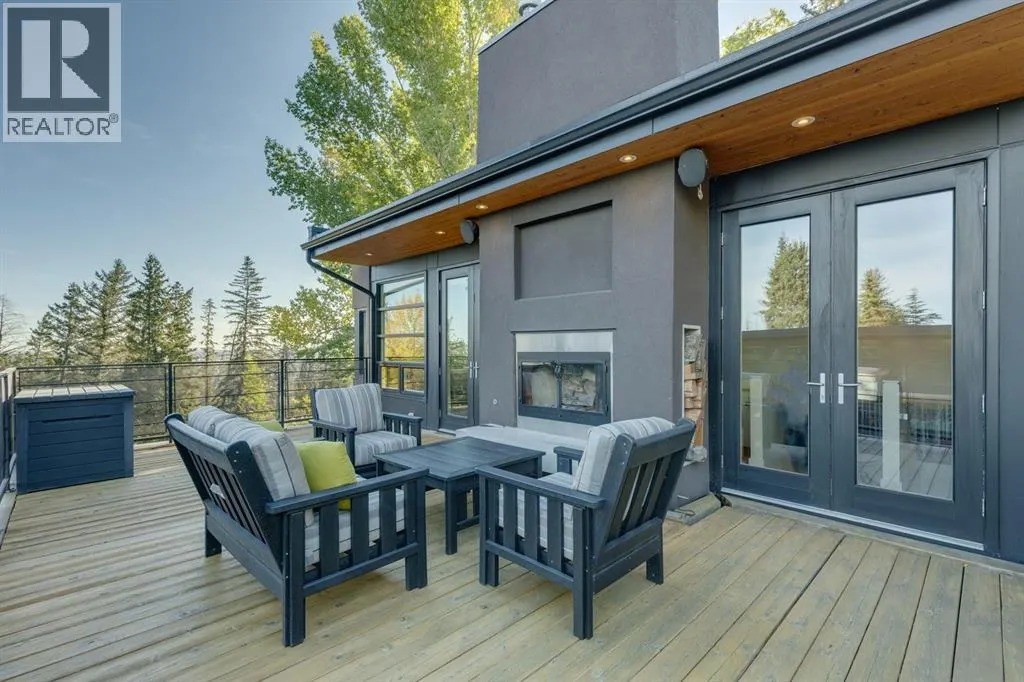 4 Spruce Bank Crescent SW