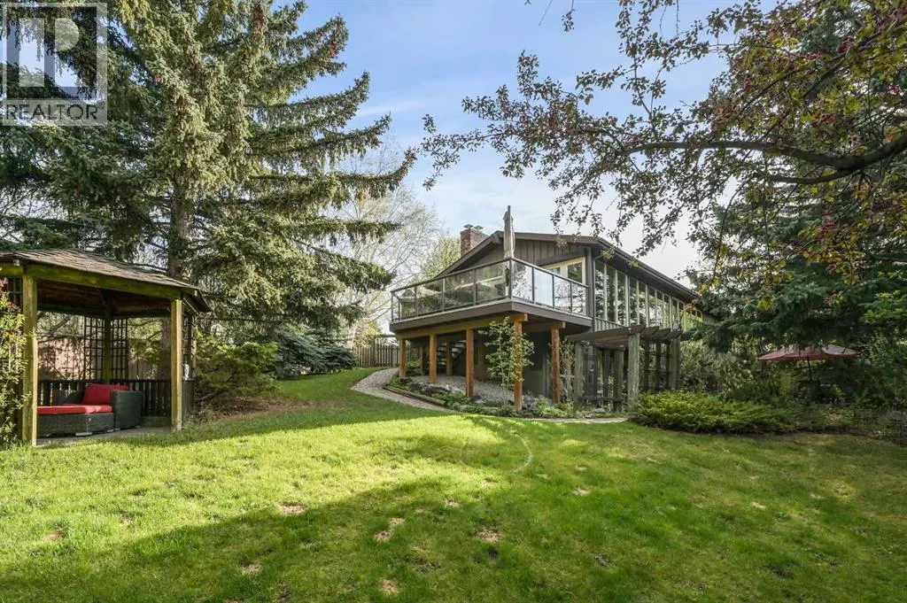 127 Varsity Estates Grove NW