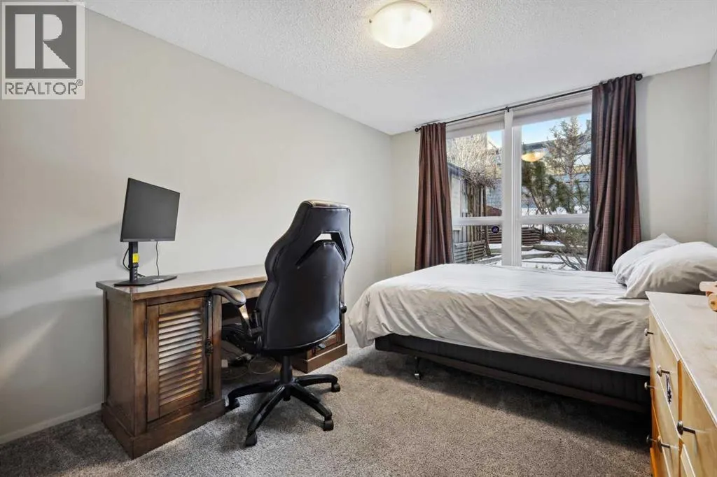 127 Varsity Estates Grove NW
