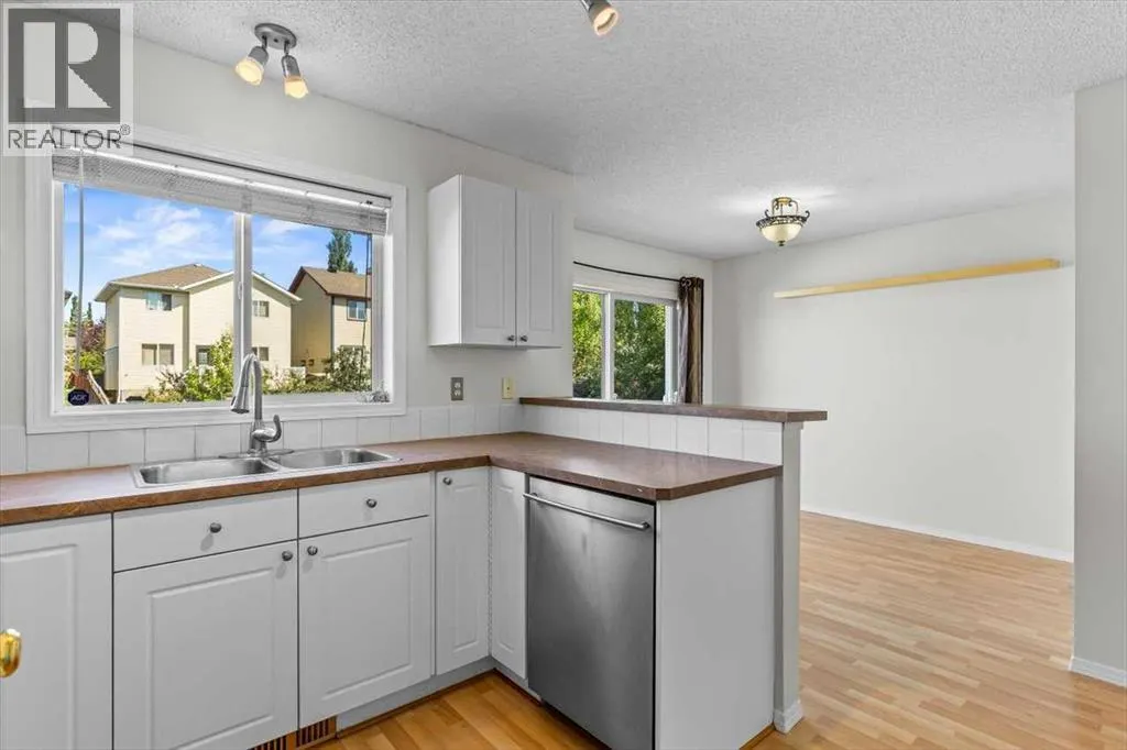 911 Arbour Lake Road NW