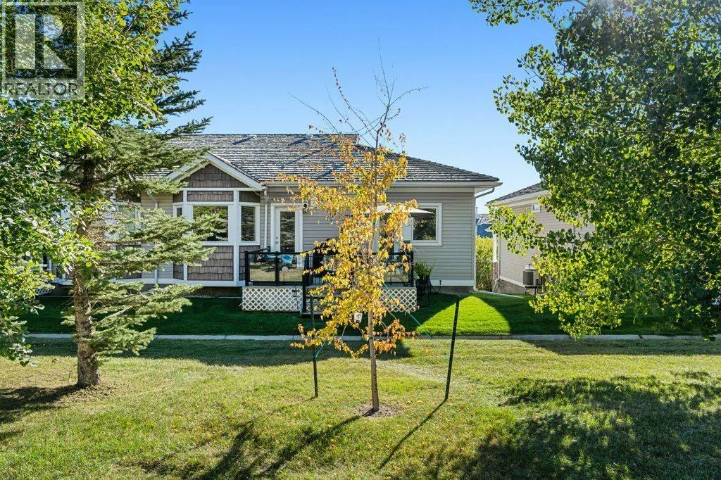 528 Rocky Vista Gardens NW