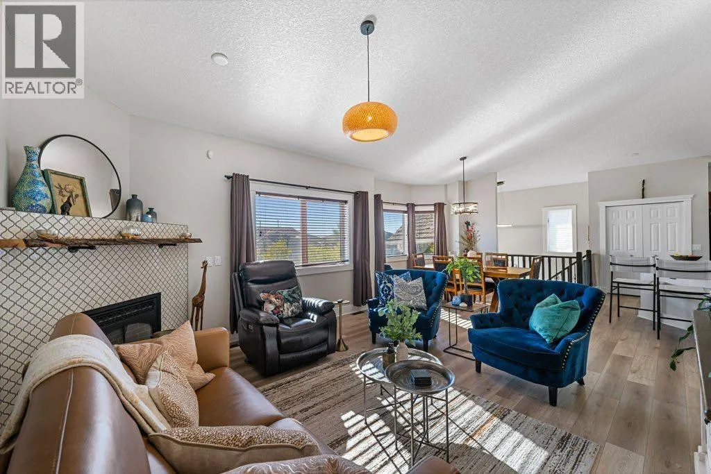 528 Rocky Vista Gardens NW