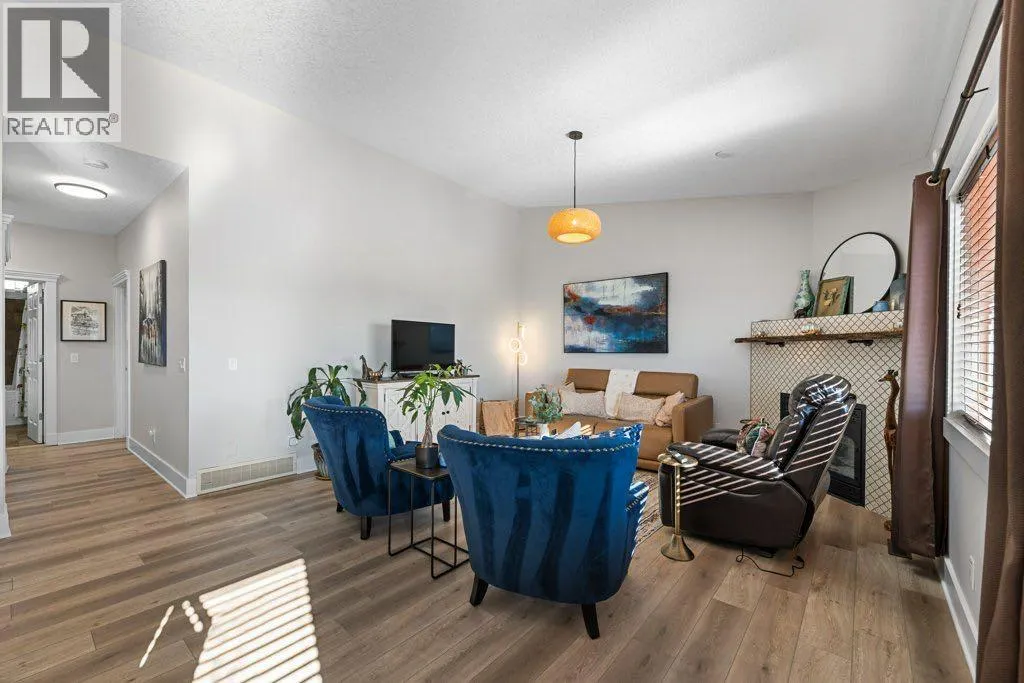 528 Rocky Vista Gardens NW