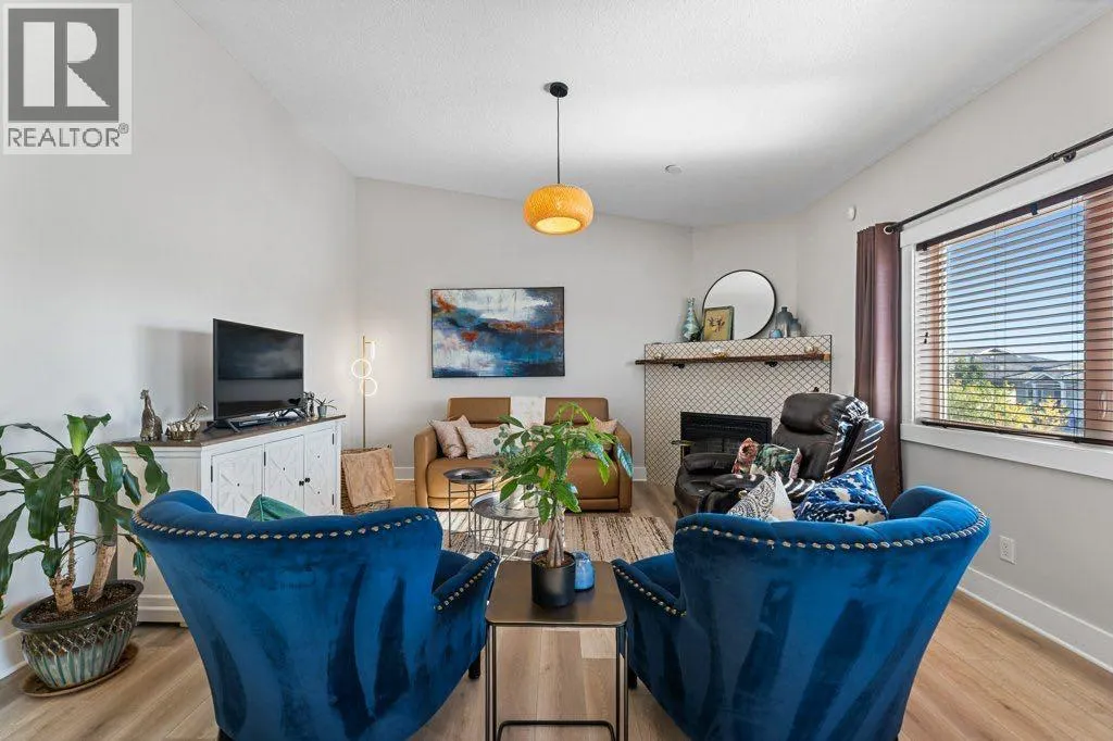528 Rocky Vista Gardens NW