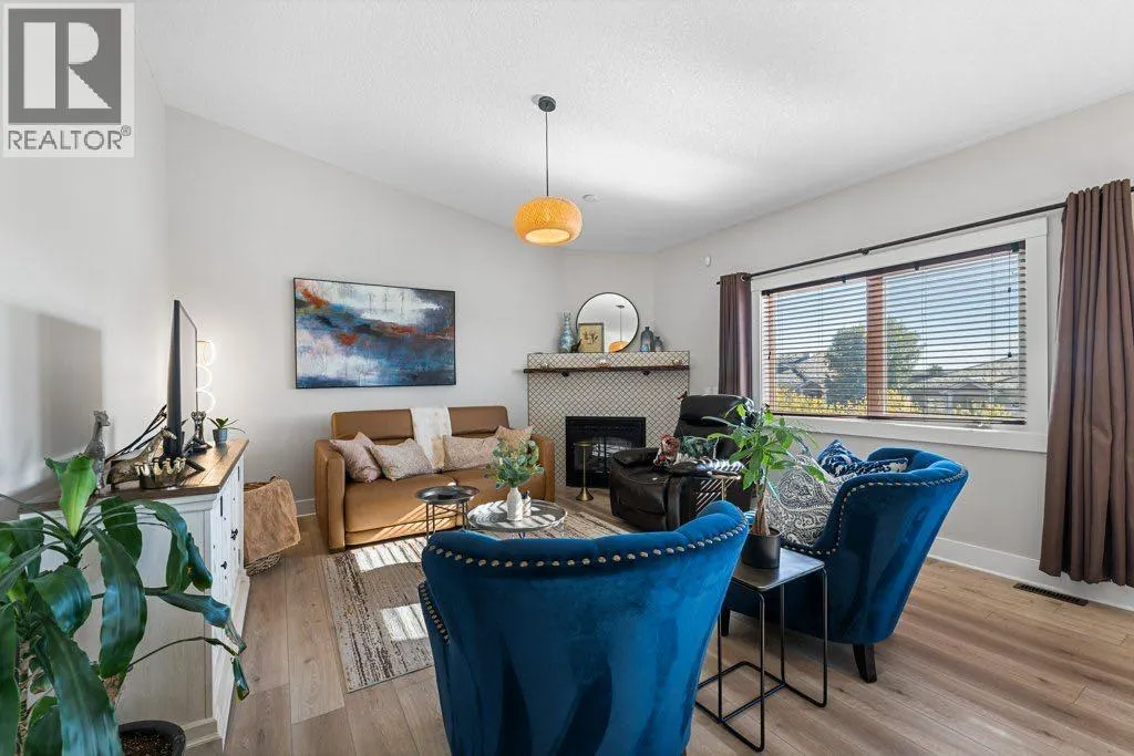 528 Rocky Vista Gardens NW