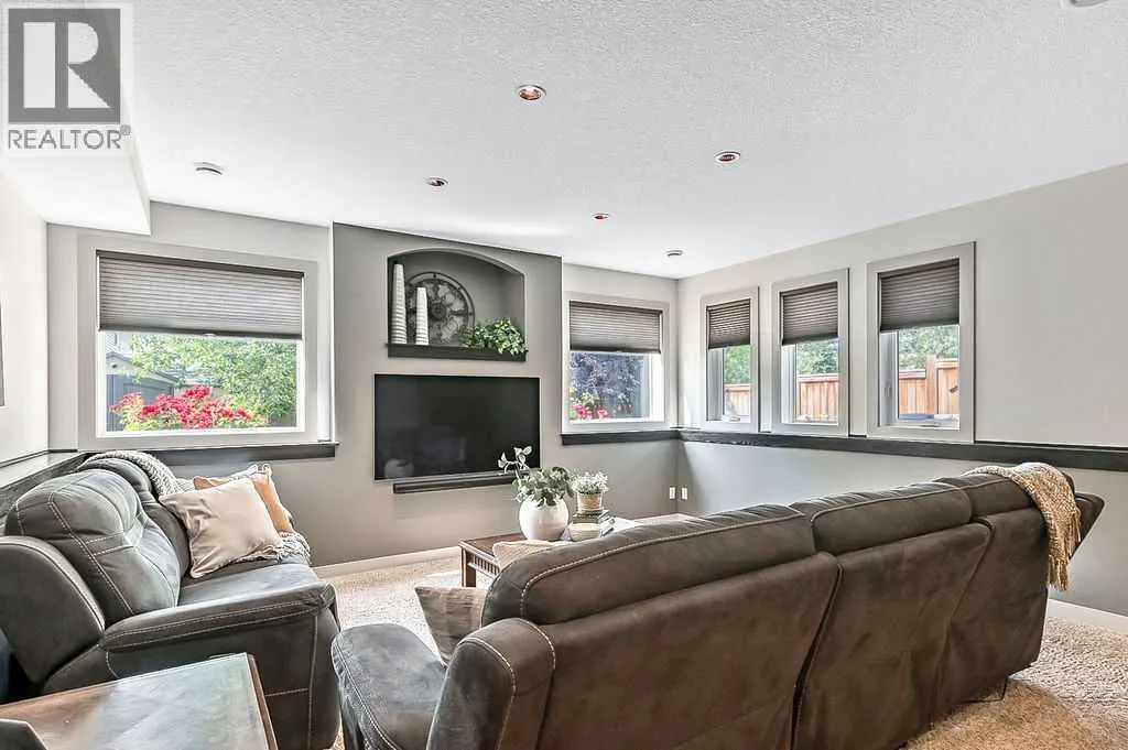 73 Evanspark Way NW