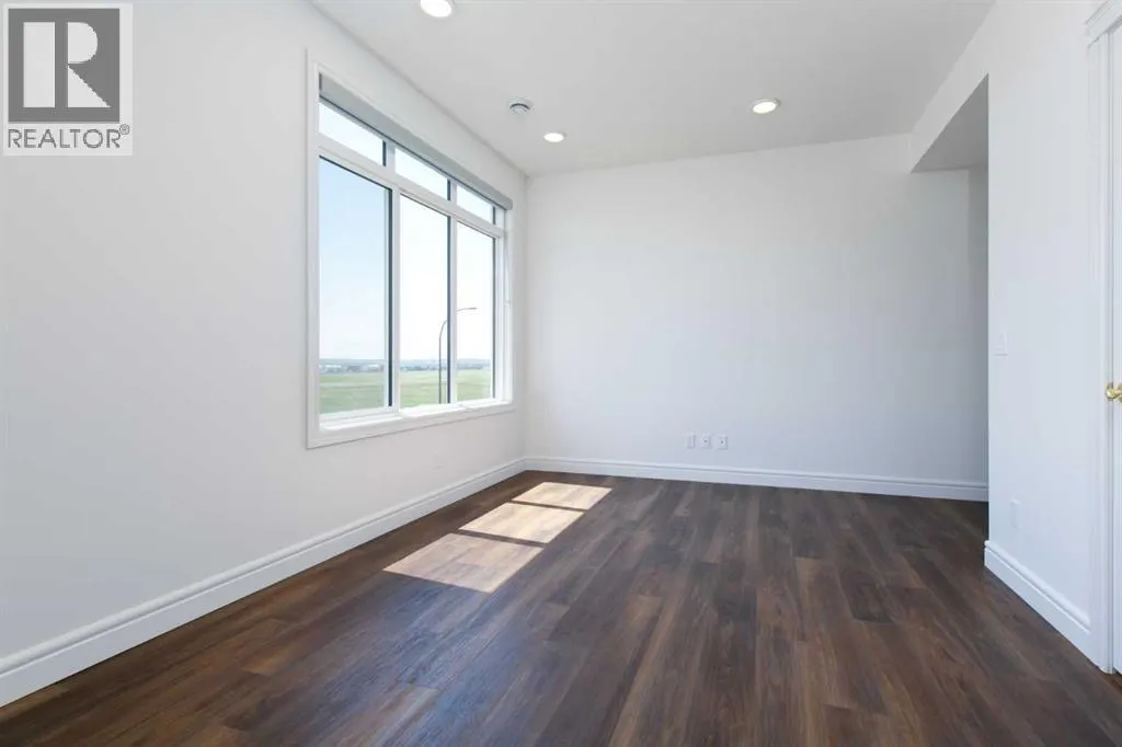 209, 414 Seton Passage SE