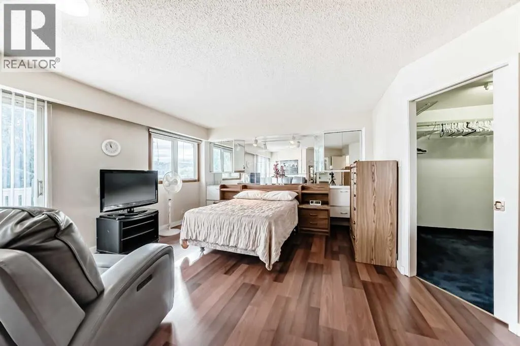 15 Whitewood Bay NE