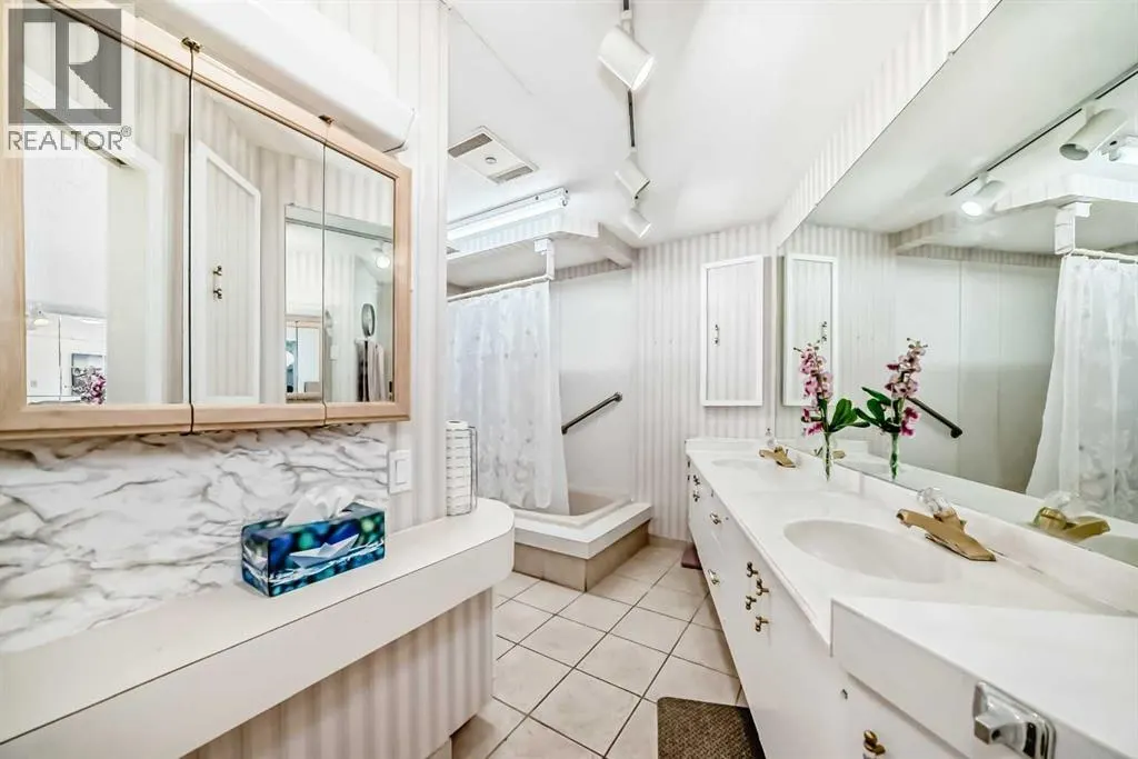 15 Whitewood Bay NE