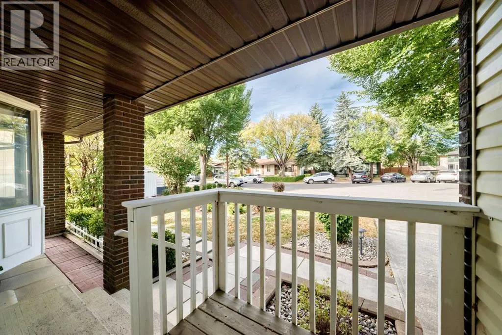 15 Whitewood Bay NE