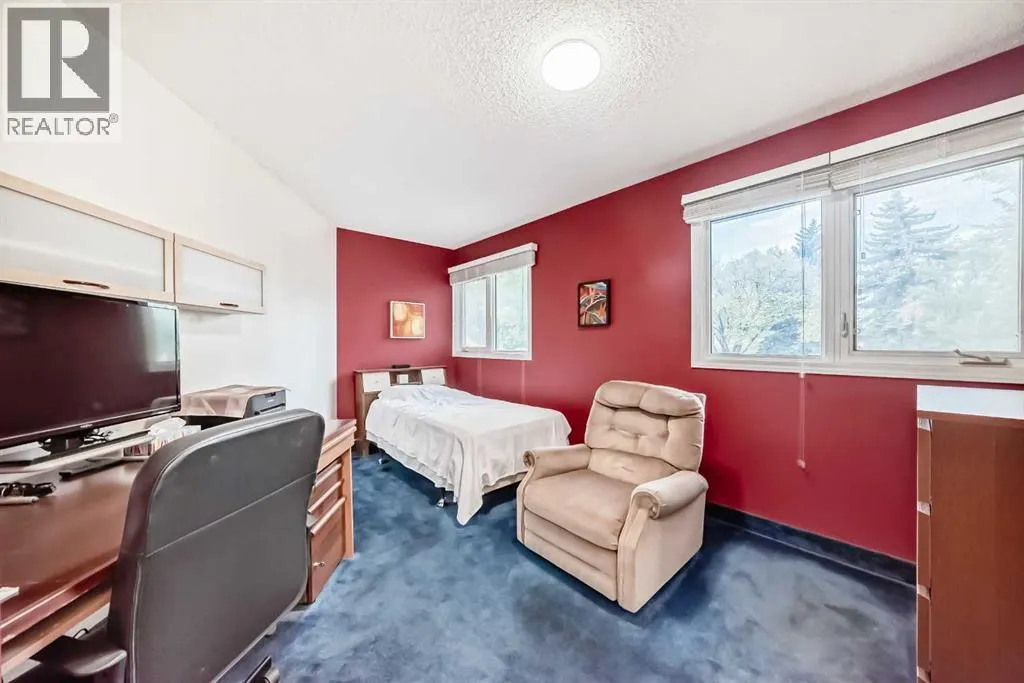 15 Whitewood Bay NE