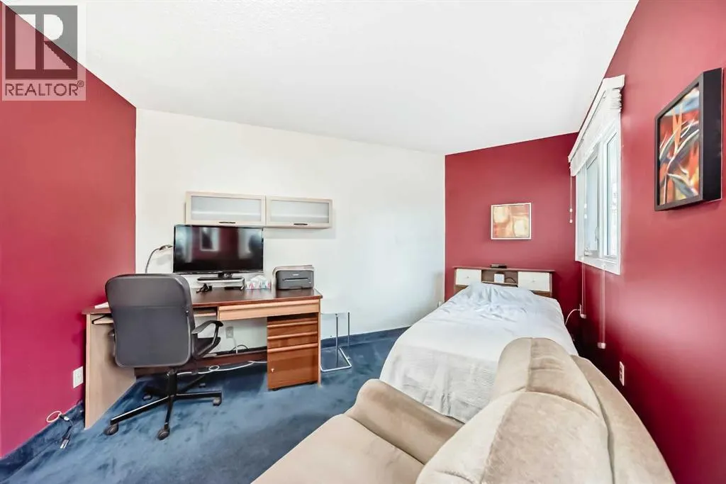 15 Whitewood Bay NE