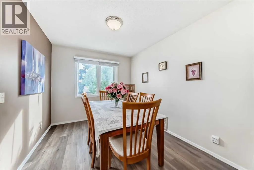 15 Whitewood Bay NE
