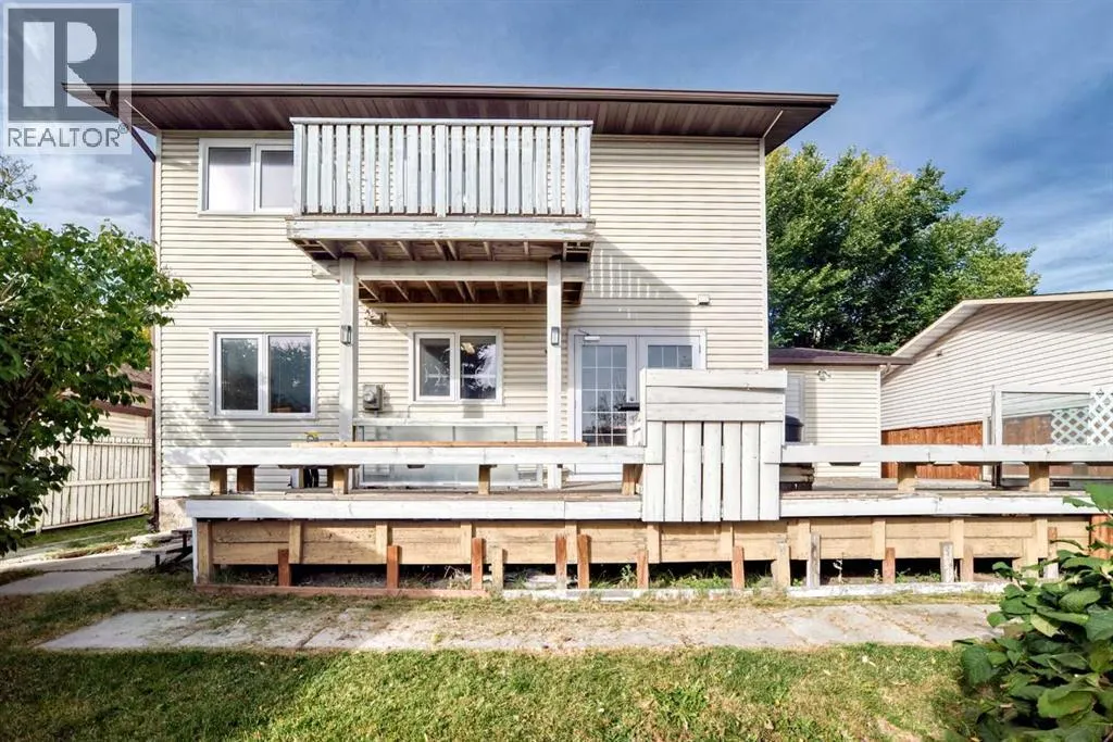 15 Whitewood Bay NE