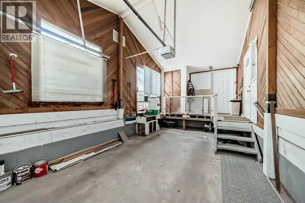 15 Whitewood Bay NE