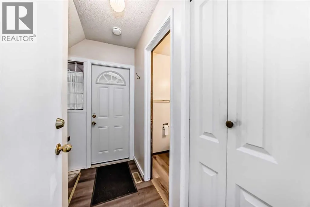 15 Whitewood Bay NE