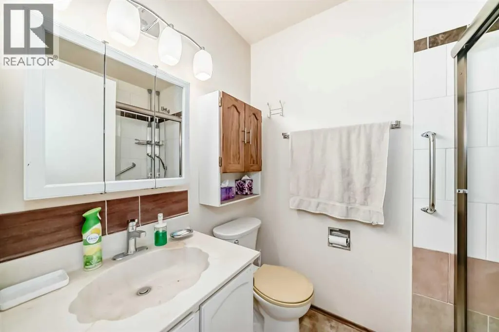 15 Whitewood Bay NE