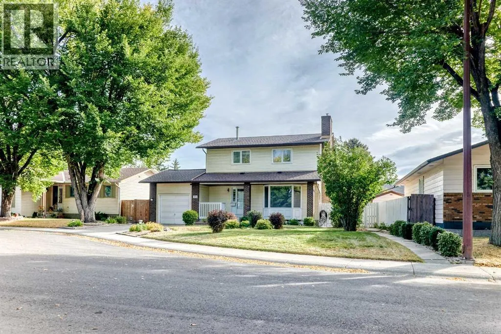 15 Whitewood Bay NE