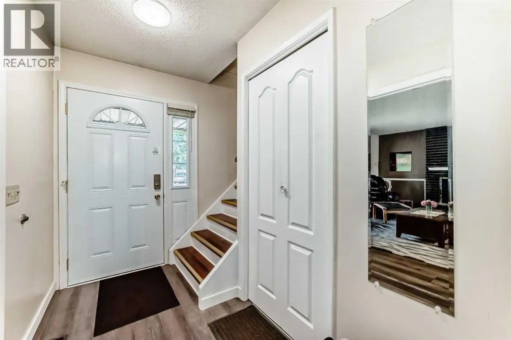 15 Whitewood Bay NE