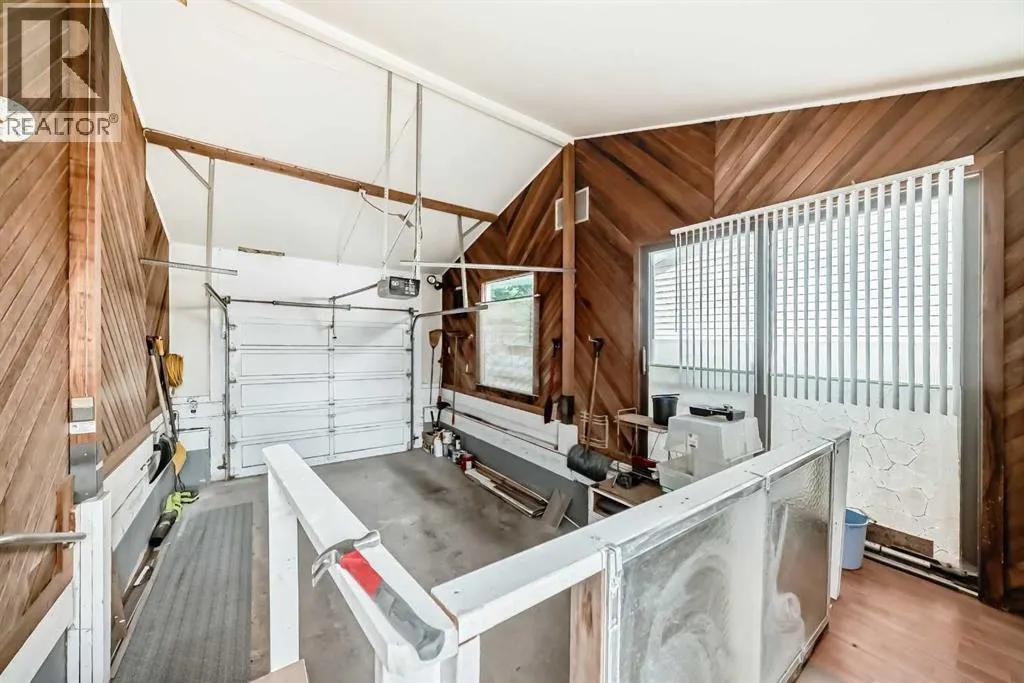 15 Whitewood Bay NE