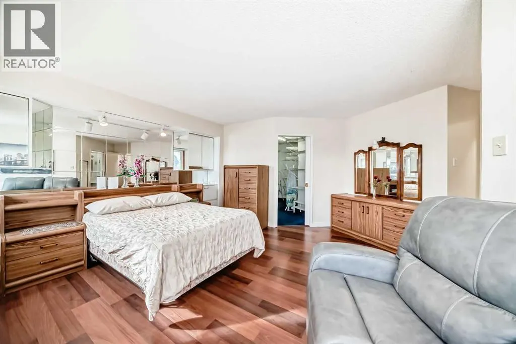 15 Whitewood Bay NE