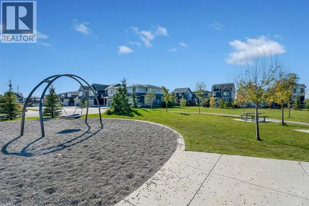 332 Lawthorn Way SE