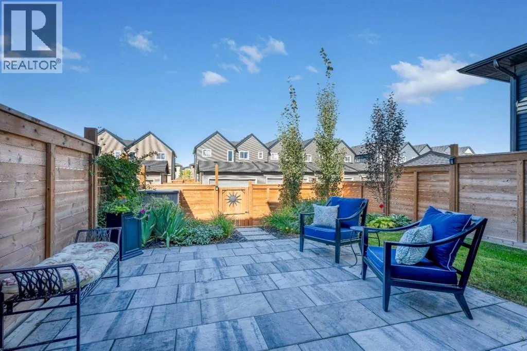 332 Lawthorn Way SE