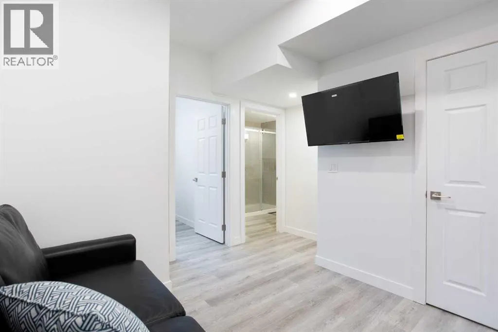 80 Belvedere Park SE