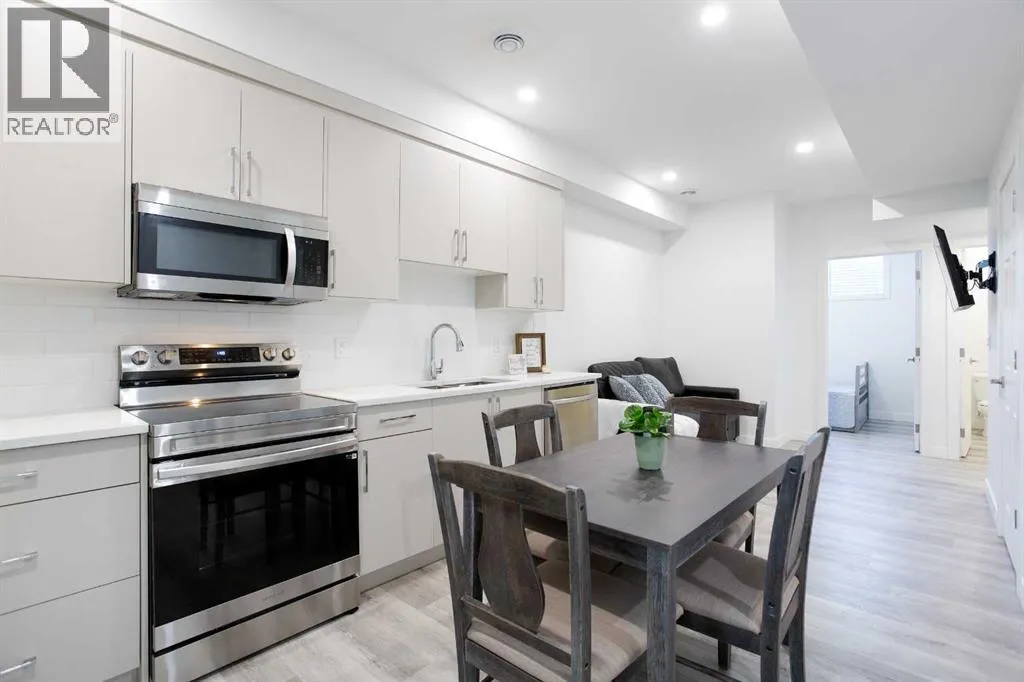 80 Belvedere Park SE