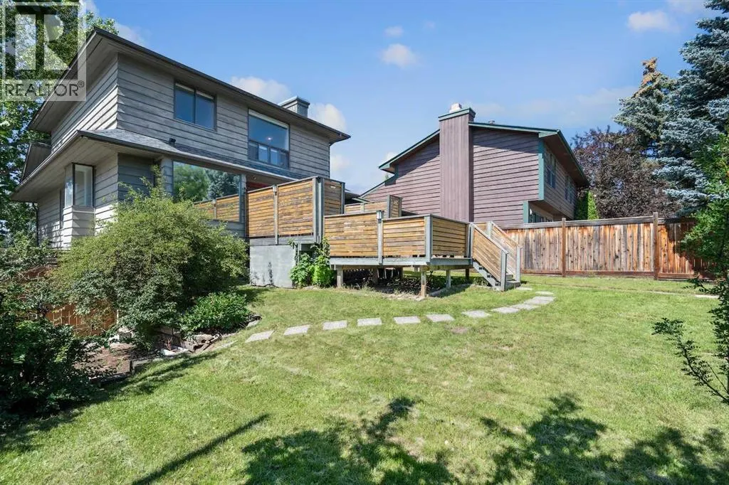 4 Coach Ridge Close SW