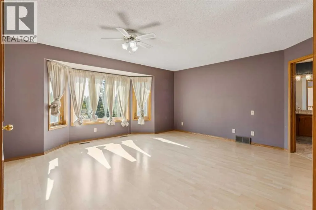 156 Edgevalley Circle NW
