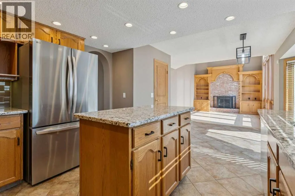 156 Edgevalley Circle NW