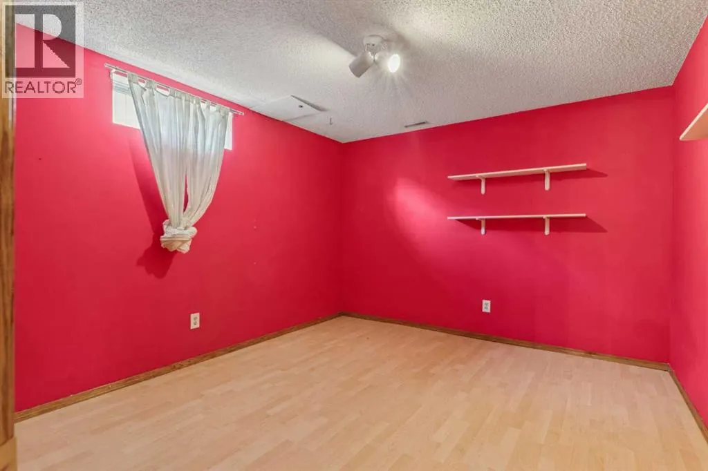 156 Edgevalley Circle NW