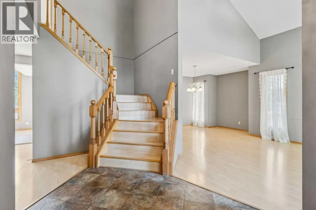 156 Edgevalley Circle NW