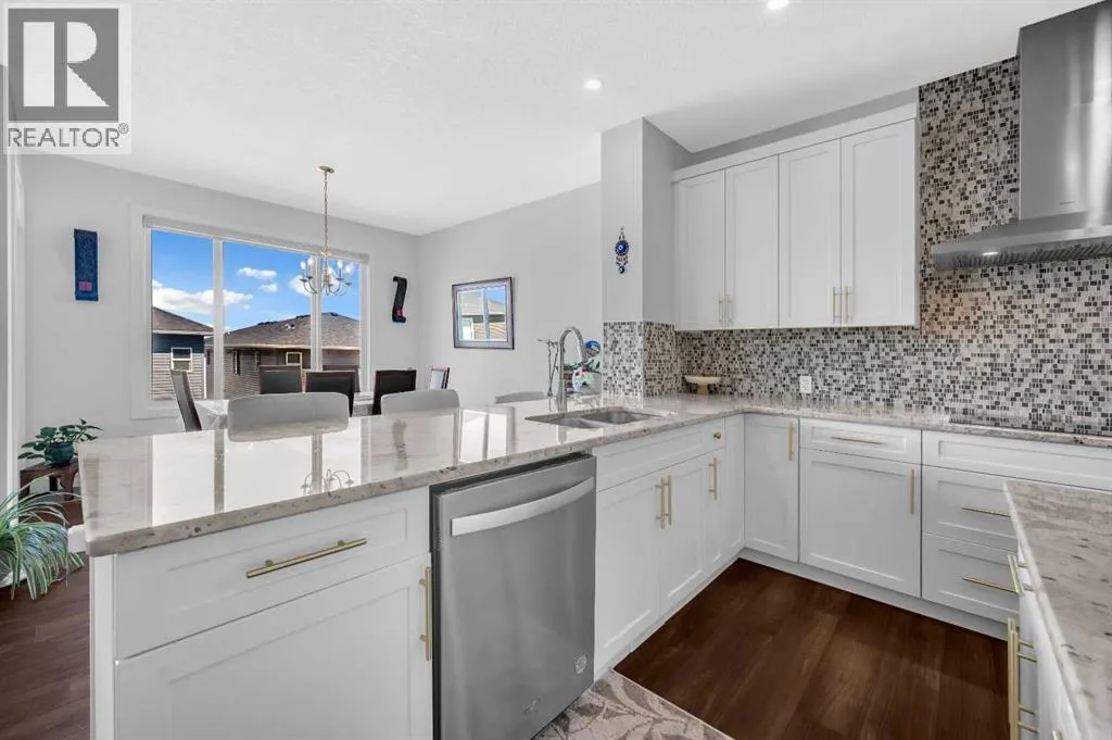 127 Ambleside Crescent NW