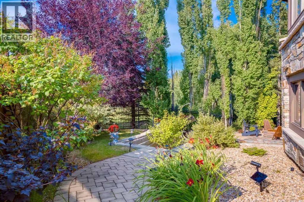 4 Aspen Ridge Bay SW