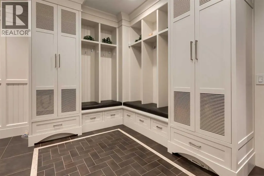 4 Aspen Ridge Bay SW