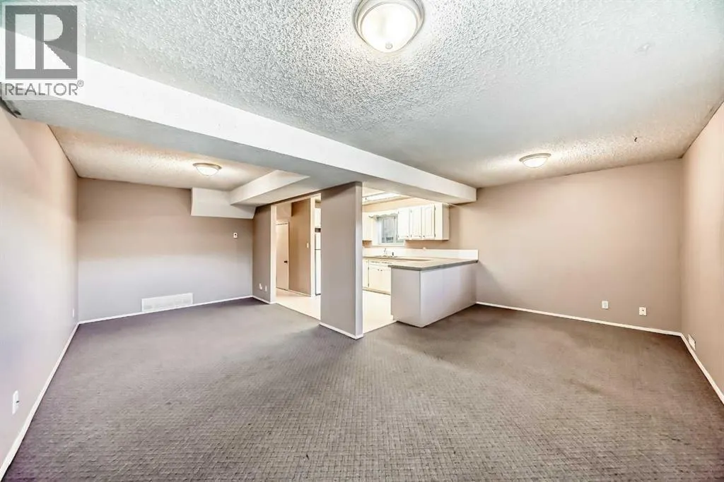 2037/2039 30 Street SW