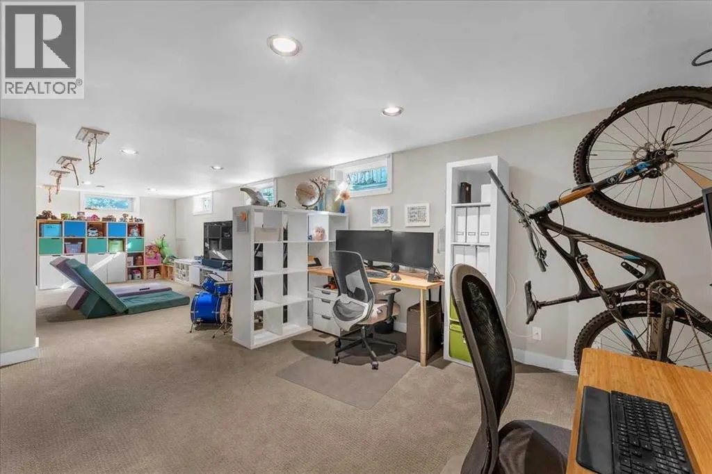 74 Walnut Drive SW