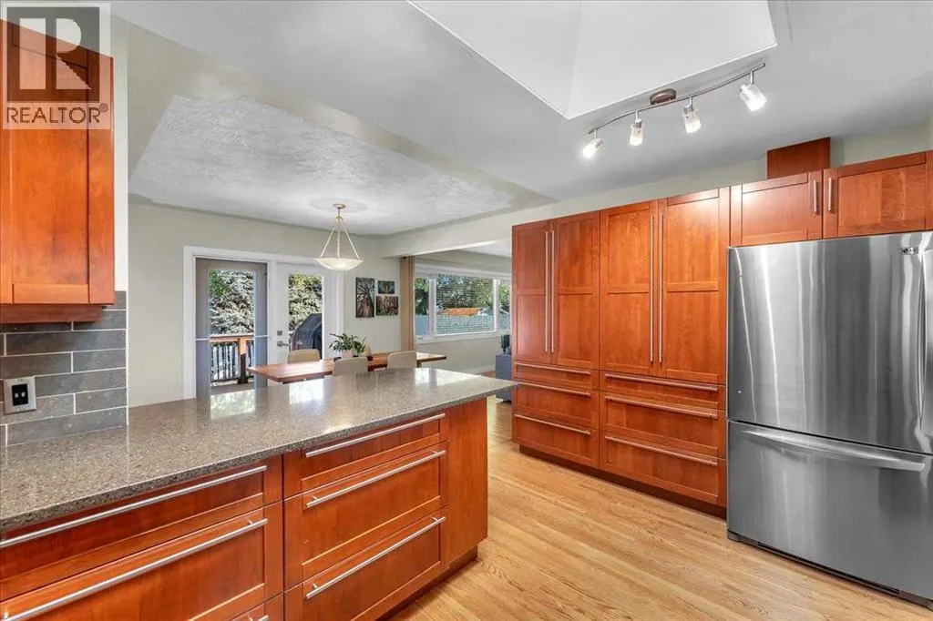 74 Walnut Drive SW