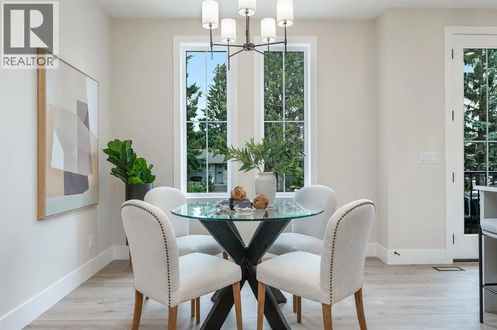 102 West Glen Crescent SW